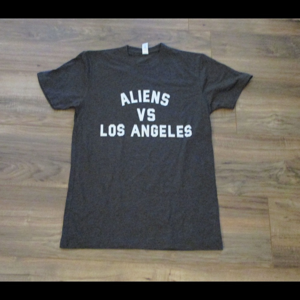 ALIENS VS LOS ANGELES SEEK CONQUER & DESTROY TEE